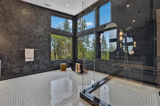 15040 Grand Knoll Dr, Meadow Vista, CA 95722