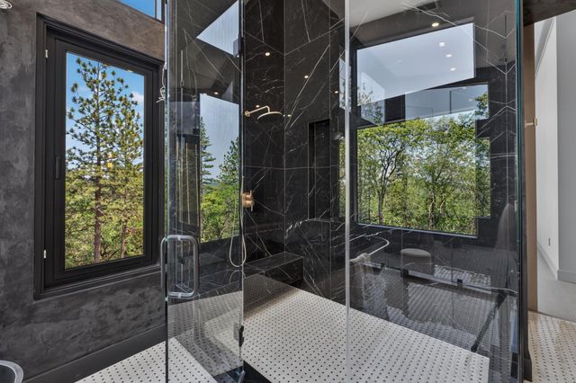 15040 Grand Knoll Dr, Meadow Vista, CA 95722