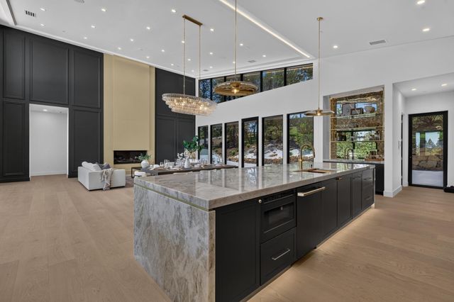 15040 Grand Knoll Dr, Meadow Vista, CA 95722