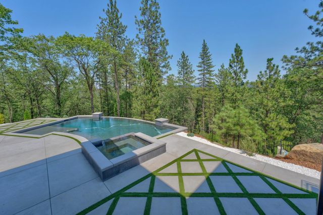 15040 Grand Knoll Dr, Meadow Vista, CA 95722