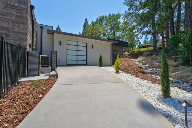 15040 Grand Knoll Dr, Meadow Vista, CA 95722