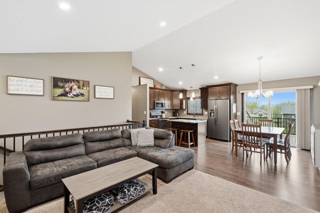 3911 Sunnydale Lane SE, Rochester, MN 55904