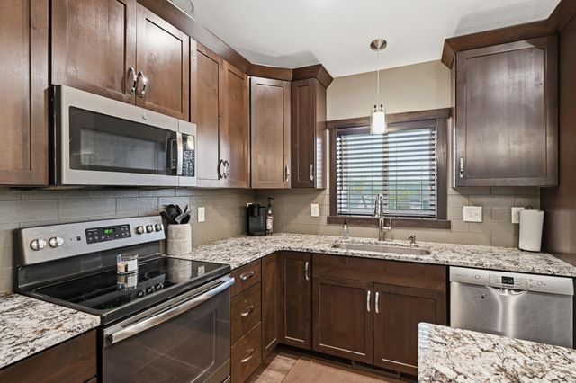 3911 Sunnydale Lane SE, Rochester, MN 55904