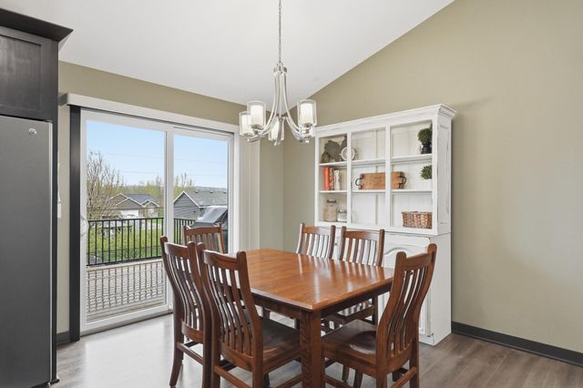 3911 Sunnydale Lane SE, Rochester, MN 55904