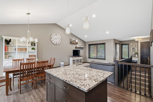 3911 Sunnydale Lane SE, Rochester, MN 55904