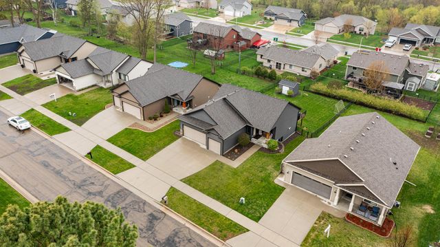 3911 Sunnydale Lane SE, Rochester, MN 55904