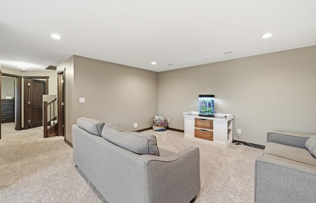 3911 Sunnydale Lane SE, Rochester, MN 55904