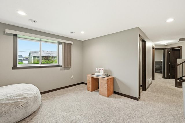 3911 Sunnydale Lane SE, Rochester, MN 55904