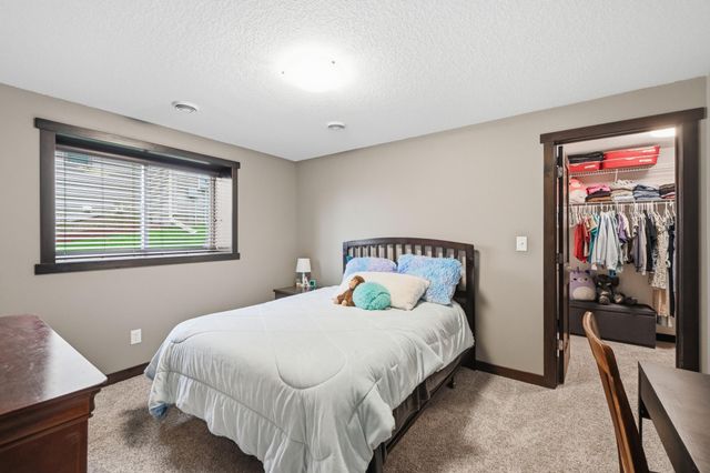 3911 Sunnydale Lane SE, Rochester, MN 55904