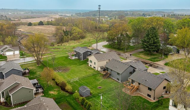 3911 Sunnydale Lane SE, Rochester, MN 55904