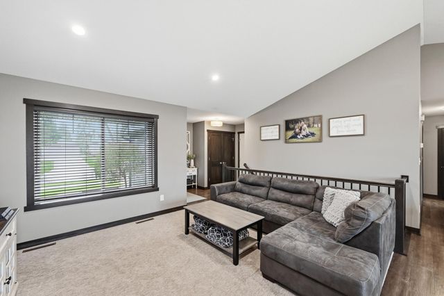 3911 Sunnydale Lane SE, Rochester, MN 55904