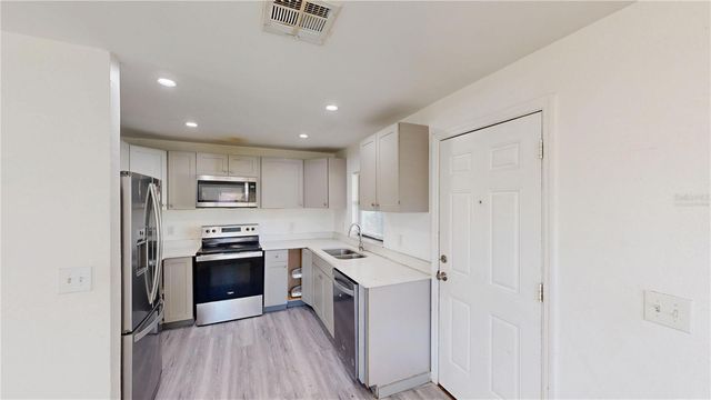 4900 ELESE STREET, Orlando, FL 32811