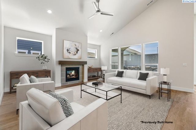 2918 Merak Road, Richland, WA 99354