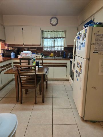 625 NW 9th Ct, Hallandale Beach, FL 33009