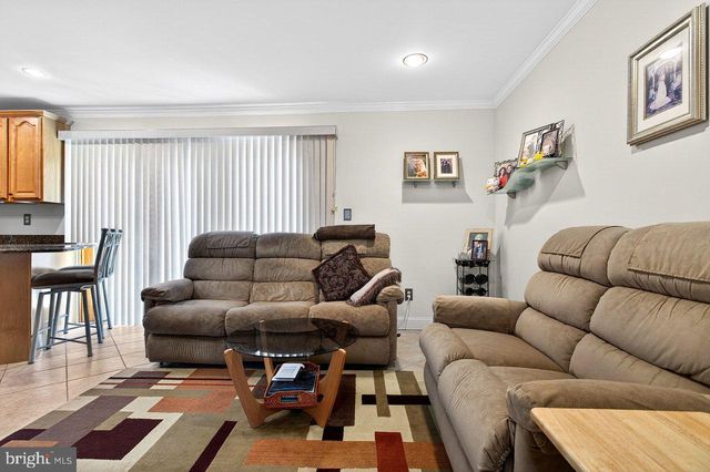 469 LIVINGSTON DR, Hightstown, NJ 08520