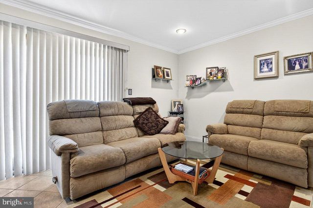 469 LIVINGSTON DR, Hightstown, NJ 08520