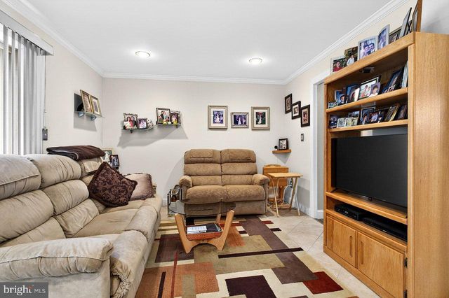 469 LIVINGSTON DR, Hightstown, NJ 08520
