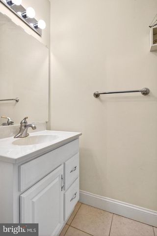 469 LIVINGSTON DR, Hightstown, NJ 08520