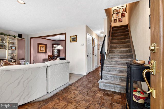 469 LIVINGSTON DR, Hightstown, NJ 08520