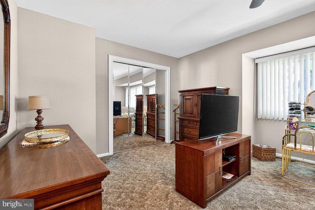 469 LIVINGSTON DR, Hightstown, NJ 08520
