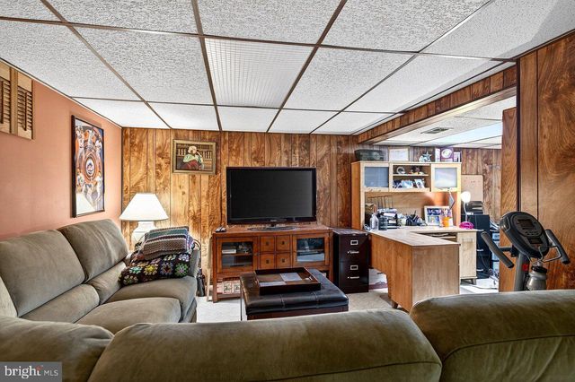 469 LIVINGSTON DR, Hightstown, NJ 08520