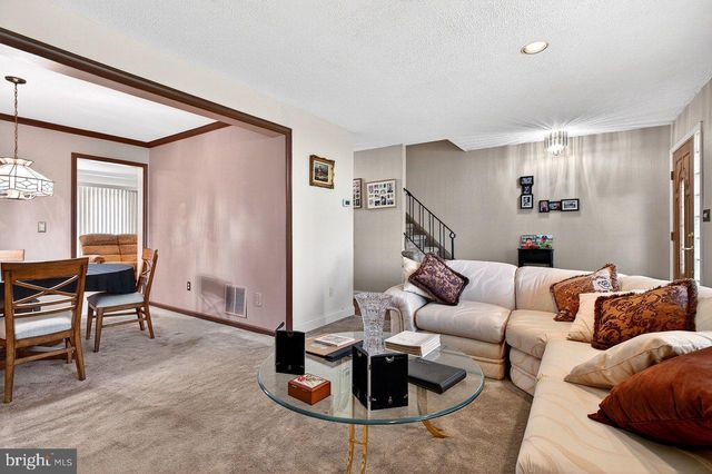 469 LIVINGSTON DR, Hightstown, NJ 08520