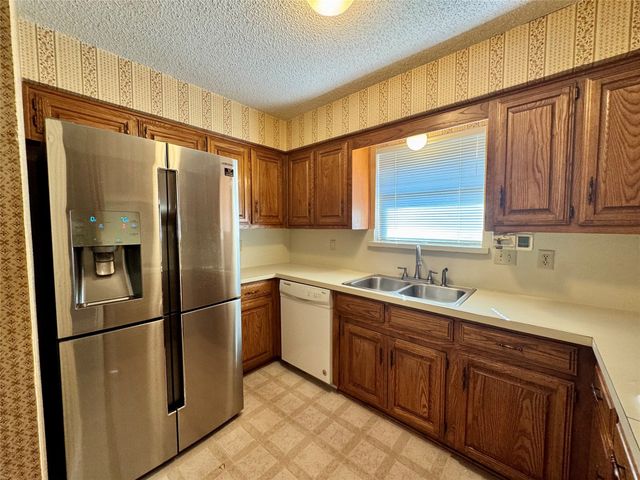 1904 Spindletop Drive, Duncanville, TX 75137