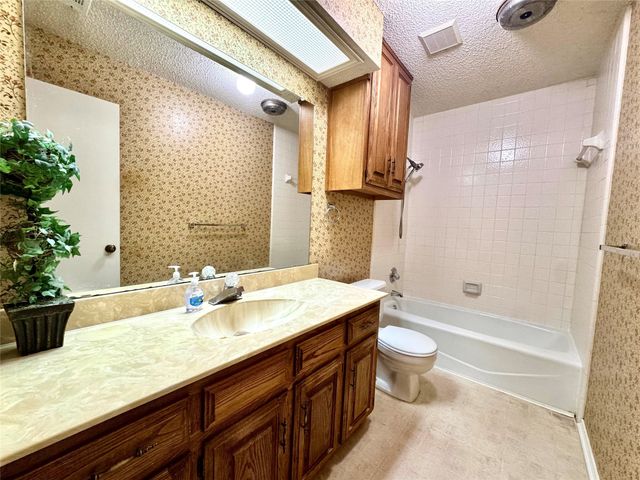 1904 Spindletop Drive, Duncanville, TX 75137