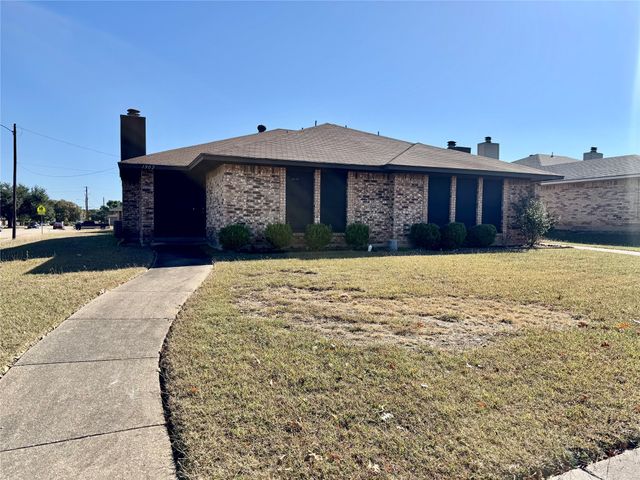 1904 Spindletop Drive, Duncanville, TX 75137