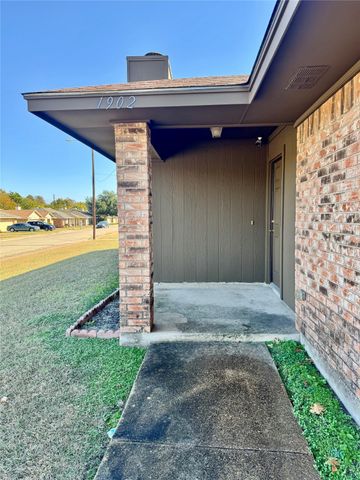 1904 Spindletop Drive, Duncanville, TX 75137