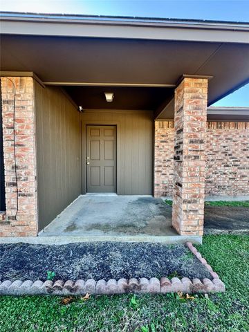 1904 Spindletop Drive, Duncanville, TX 75137