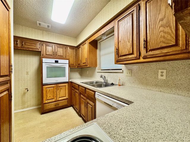 1904 Spindletop Drive, Duncanville, TX 75137