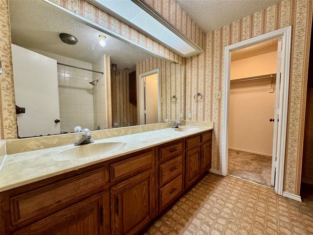 1904 Spindletop Drive, Duncanville, TX 75137