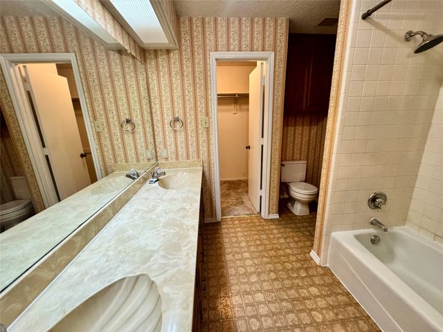 1904 Spindletop Drive, Duncanville, TX 75137