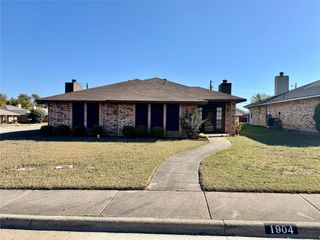 1904 Spindletop Drive, Duncanville, TX 75137