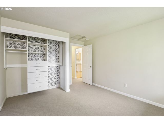 2680 Sw 87TH Ave 5, Portland, OR 97225