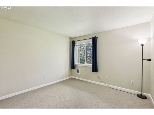 2680 Sw 87TH Ave 5, Portland, OR 97225