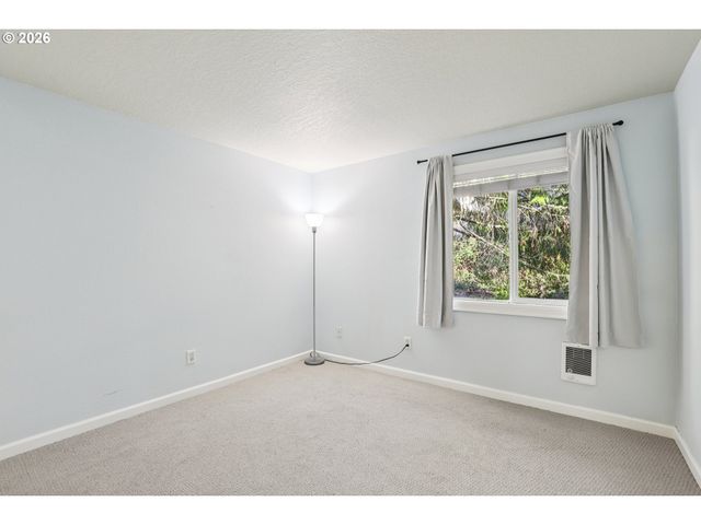 2680 Sw 87TH Ave 5, Portland, OR 97225