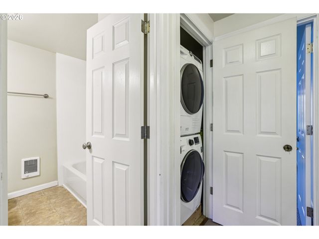 2680 Sw 87TH Ave 5, Portland, OR 97225