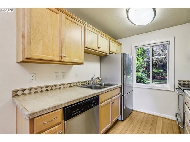 2680 Sw 87TH Ave 5, Portland, OR 97225