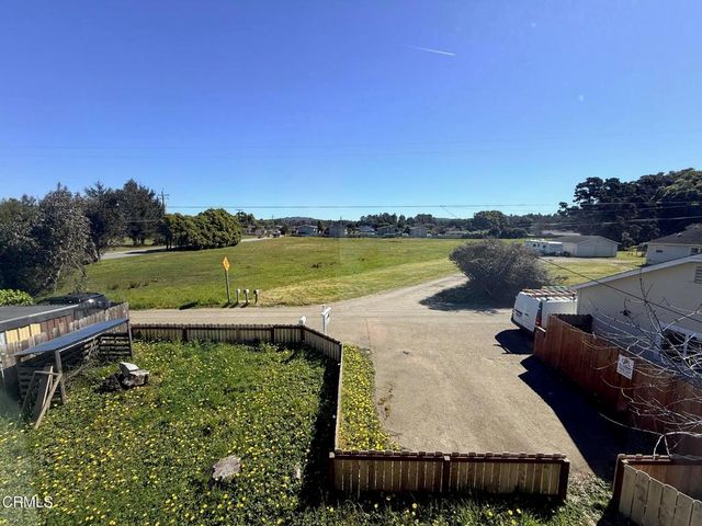 517 S Lincoln Street, Fort Bragg, CA 95437