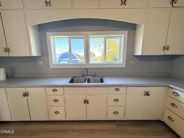 517 S Lincoln Street, Fort Bragg, CA 95437