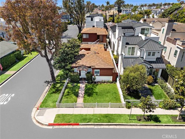 501 Poinsettia Avenue, Corona Del Mar, CA 92625