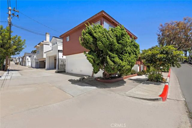 501 Poinsettia Avenue, Corona Del Mar, CA 92625