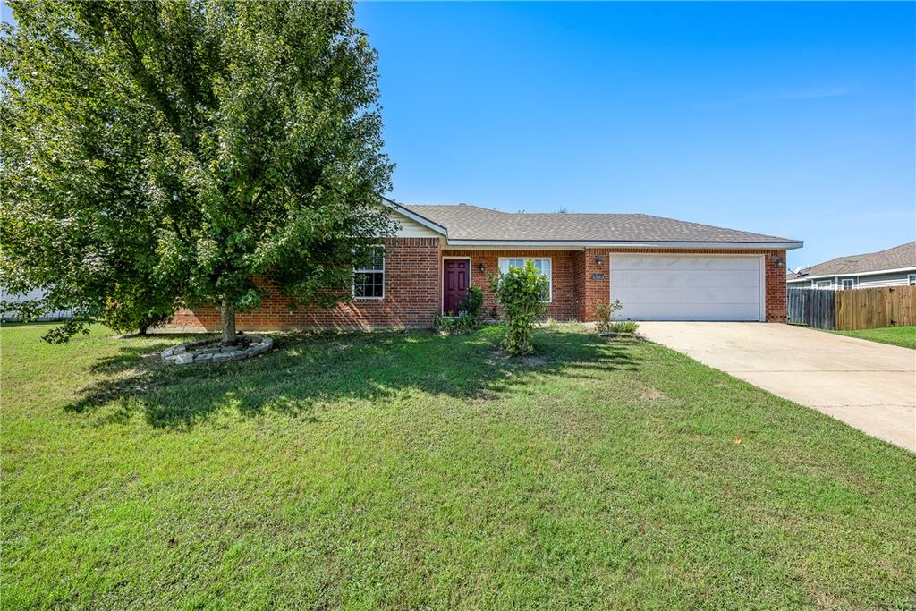 1383 McClelland Road, Elkins, AR 72727