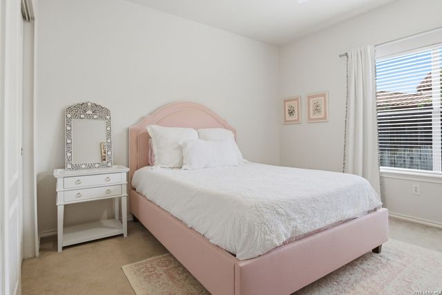 25 Stoneleigh Way, San Antonio, TX 78218