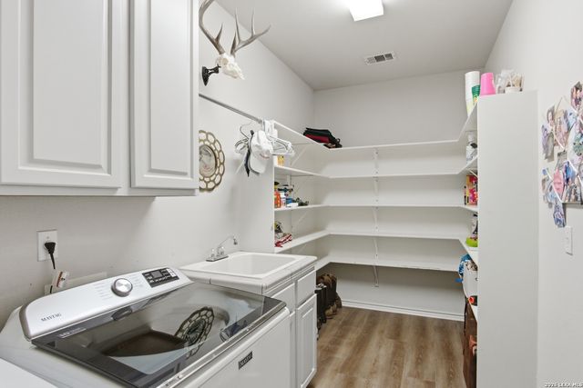 25 Stoneleigh Way, San Antonio, TX 78218