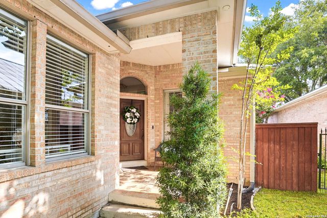25 Stoneleigh Way, San Antonio, TX 78218
