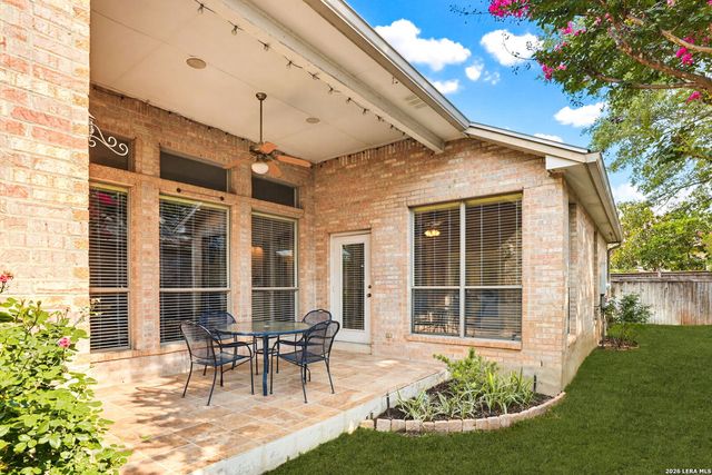25 Stoneleigh Way, San Antonio, TX 78218