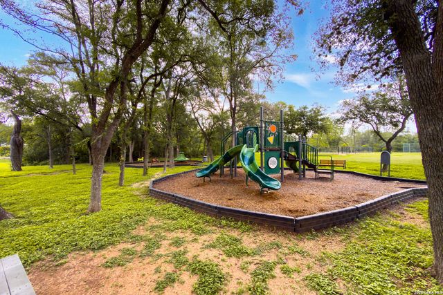 25 Stoneleigh Way, San Antonio, TX 78218